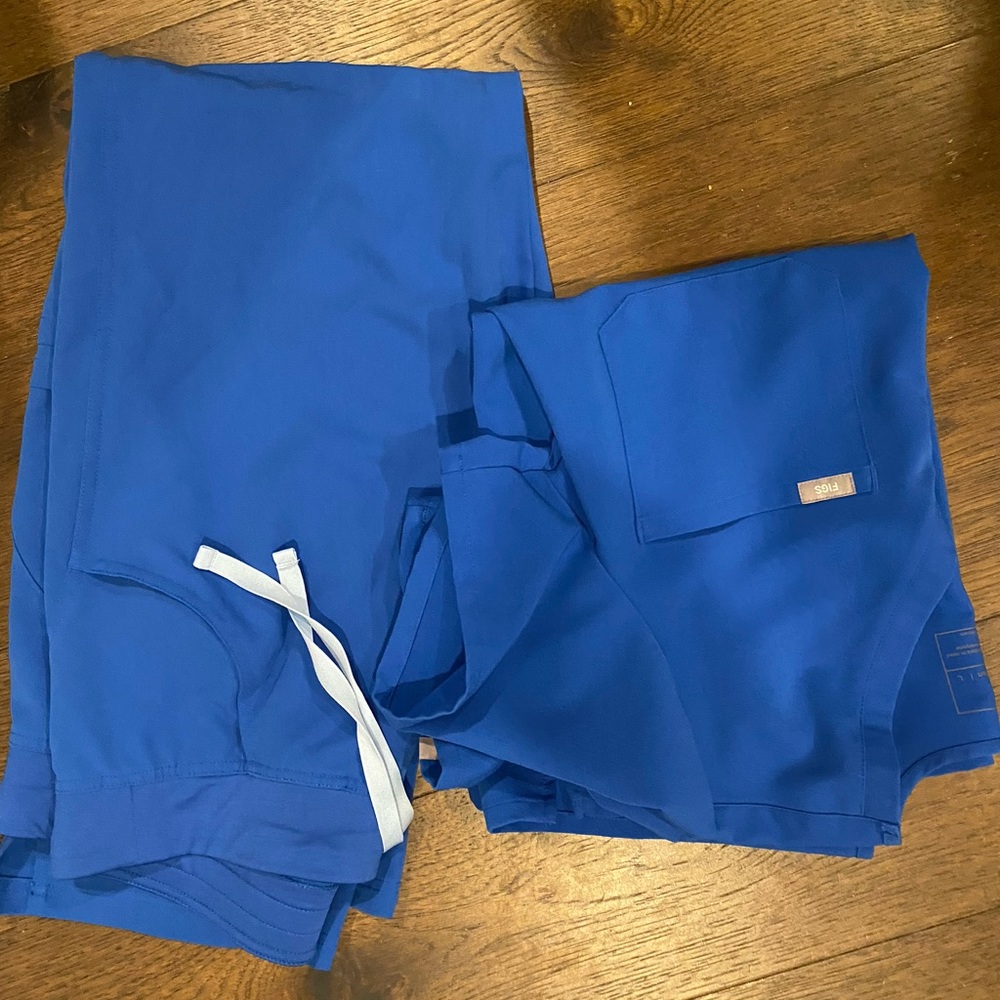 Figs set royal blue